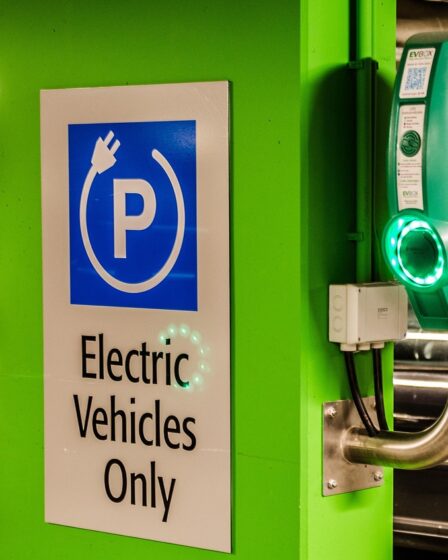 Laadpaal vergrendelt kabel niet