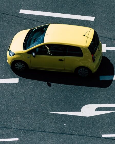 Elektrische auto en zonnepanelen combineren