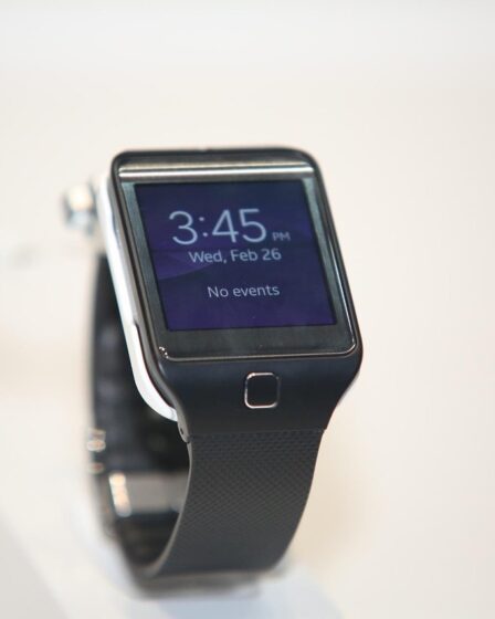 Laden met smartwatch
