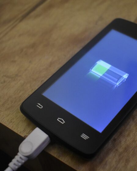 Laden bij lege batterij