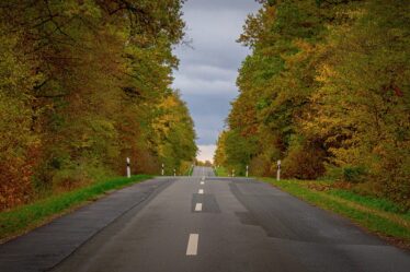 Laden met lage smartphonebatterij