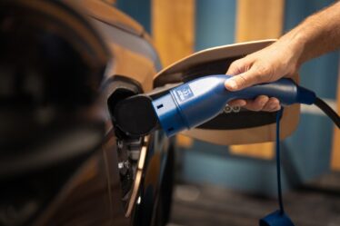 Welke laadkabel past bij jouw elektrische auto? Zo maak je de juiste keuze